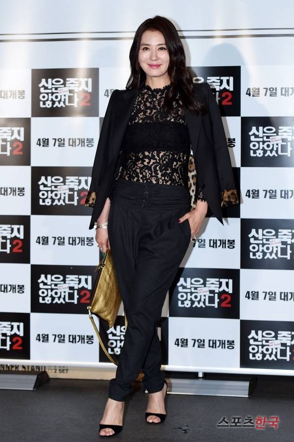 '신은 죽지 않았다2' VIP 시사회에 참석하고 있는 이일화. 사진=이규연 기자 fit@hankooki.com