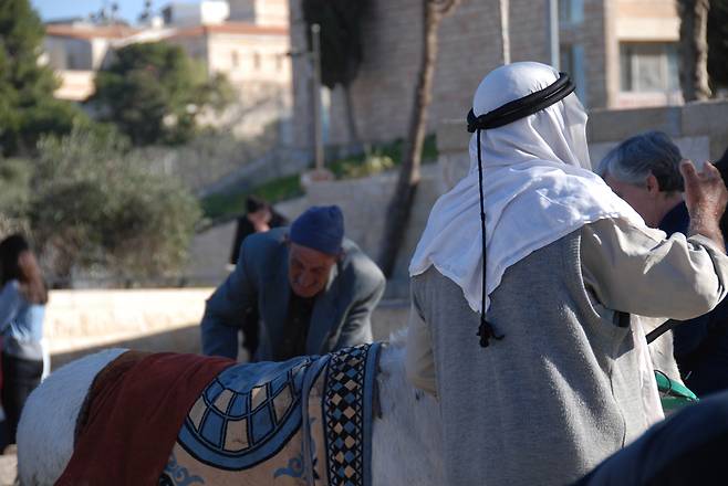 예수살렘에서 만난 팔레스타인 사람. 이슬람교를 믿는 그들의 안식일은 금요일이다.