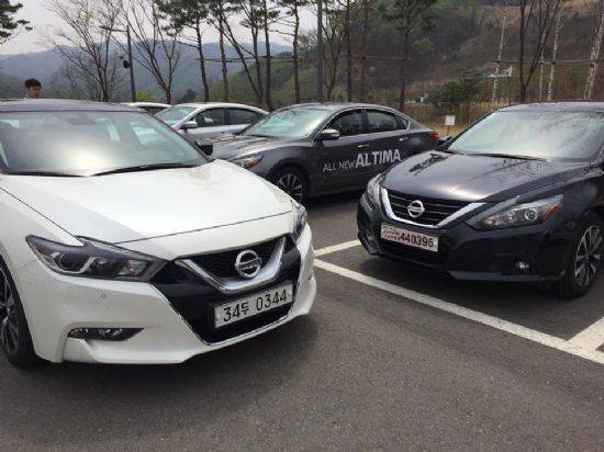 맥시마(사진 왼쪽)와 비슷해보이는 닛산 올 뉴 알티마(사진 오른쪽) (사진=지디넷코리아)