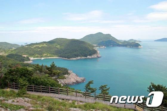 금오도의 모습. 서현민 작가© News1