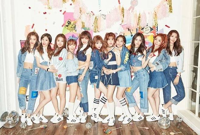 아이오아이 데뷔 앨범 공개. 사진=아이오아이 인스타그램