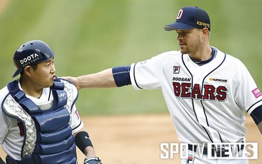 ▲ 양의지(왼쪽), 마이클 보우덴 ⓒ 곽혜미 기자