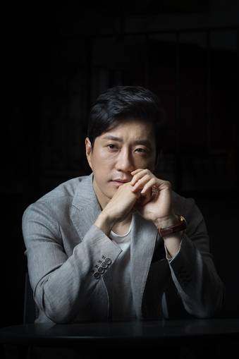 6월 16일에 개봉 예정인 새 영화 ‘특별수사-사형수의 편지'에서 그는 사건 브로커 역할을 맡았다./사진=고운호 기자