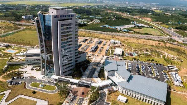농어촌공사 빛가람혁신도시 신청사 전경.