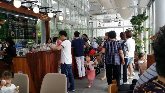 동궁원 힐링 카페 '꽃 다방'.(사진제공=경주시)