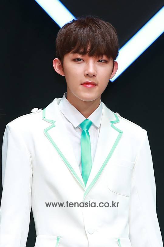 ‘소년 24′ 남자 연습생 채호철이 16일 오후 서울 영등포구 여의도동 63 컨벤션센터에서 진행된 케이블채널 Mnet ‘소년 24′ 제작발표회에 참석해 포토타임을 갖고 있다.