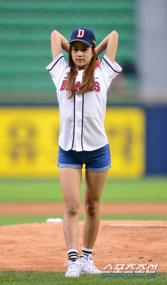 [포토] 솔빈 '여신의 시구'