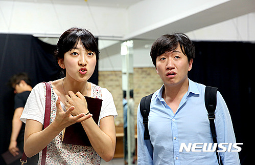【서울=뉴시스】연극 '데블 인사이드' 연습사진(사진=극단 맨씨어터)