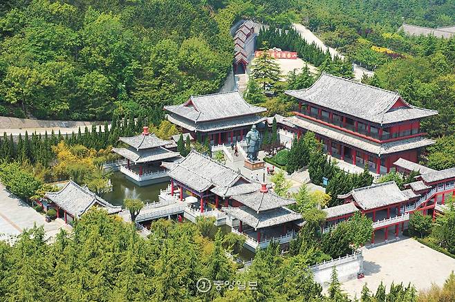 웨이하이시 적산에 있는 장보고 기념관.