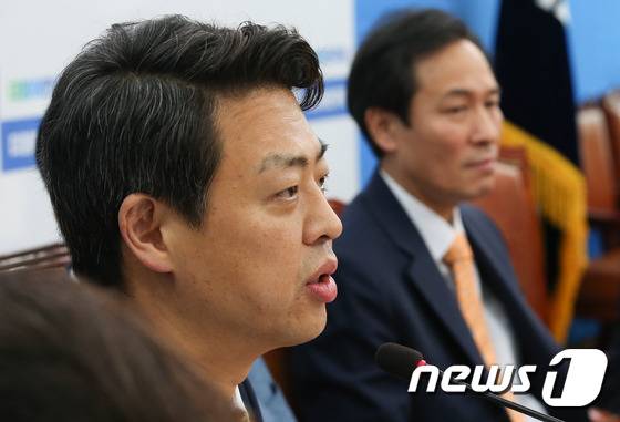 19일 서울 여의도 국회에서 열린 더불어민주당 사드대책위 회의에서 김영호 간사가 발언을 하고 있다. 2016.7.19/뉴스1 © News1 허경 기자