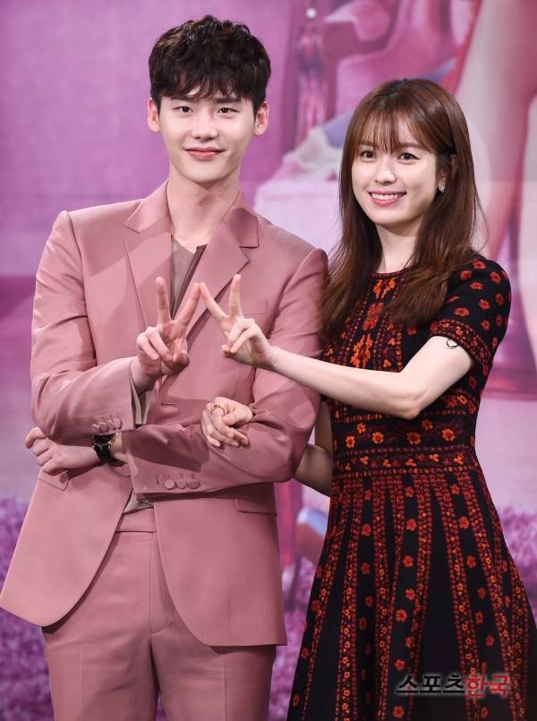 'W(더블유)' 이종석·한효주의 모습. 사진=이혜영기자 lhy@hankooki.com