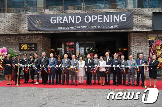 호텔 28 명동 개관 기념 테이프 컷팅식(사진제공=호텔 28)© News1