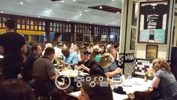 `이파네마의 소녀`라는 이름의 레스토랑 `가로타 지 이파네마(Garota de Ipanema). 윤호진 기자