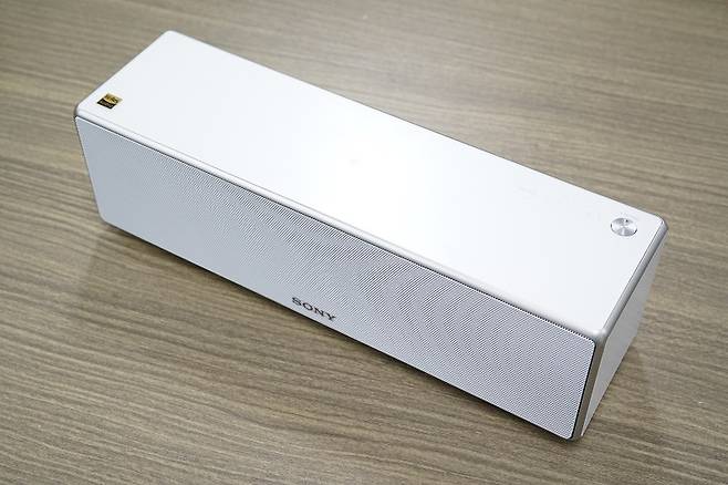소니 SRS-ZR7.