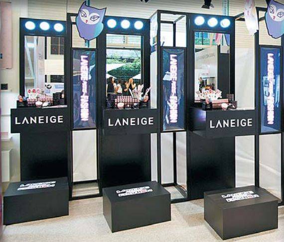 강남역에서 열린 라네즈X럭키슈에뜨 콜라보레이션 팝업스토어.