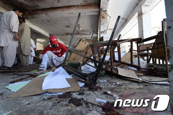 9월 2일(현지시간) 파키스탄 북서부 마르단 지역 법원에서 자살 폭탄 테러가 발생했다. ©AFP=뉴스1