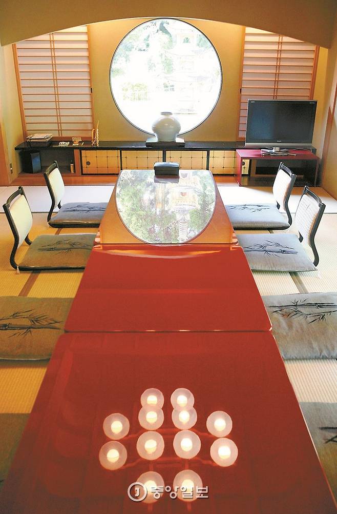 특실 거실. 천황이 묵었던 곳이다.