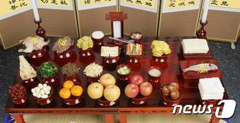 G마켓은 9만원에서 20만원대의 차례상 세트를 판매한다. © News1