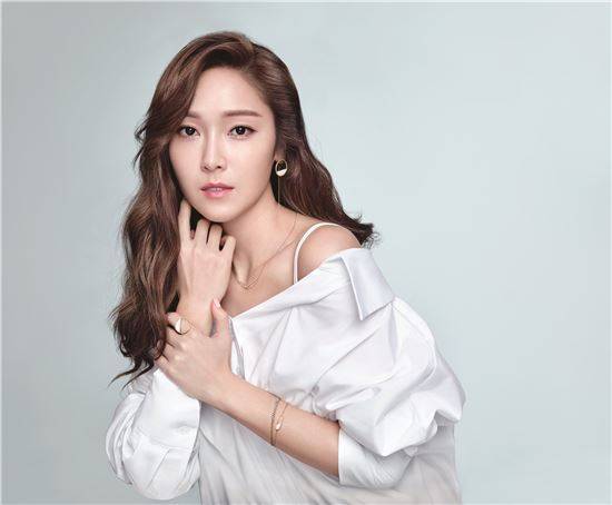 제이에스티나 레드