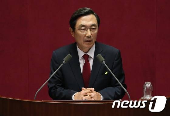 경대수 새누리당 의원이 21일 서울 여의도 국회에서 열린 외교·통일·안보 분야 대정부질문에서 모두 발언을 하고 있다. 2016.9.21/뉴스1 © News1 송원영 기자