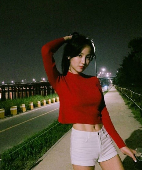 배우 정혜성의 반전 몸매가 눈길을 끌고 있다. ⓒ 정혜성 SNS