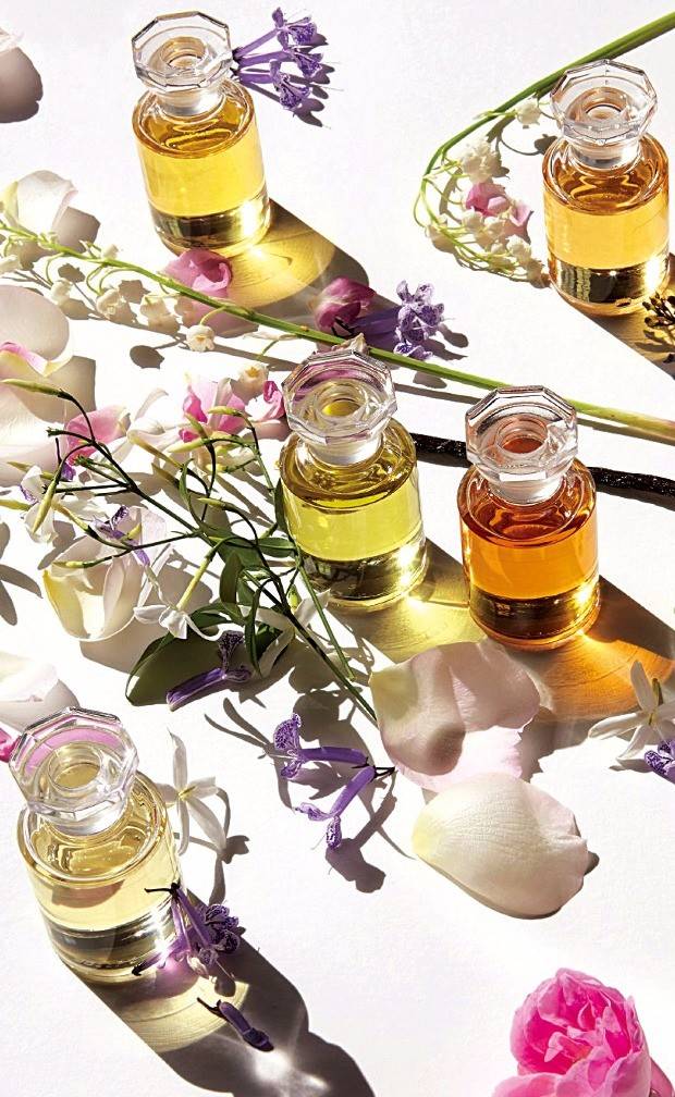 크리에이티브 아틀리에 향수 공방이 있는 프랑스 퐁텐느 파르퓌메의 실험실.