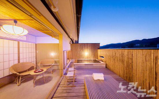 객실 내 노천탕이 구비된 미야비관은 여성 여행객들에 인기가 좋다.(사진=세일여행사 제공)