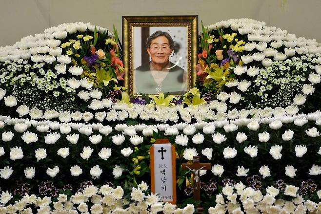 지난해 민중총궐기대회 당시 경찰의 물대포에 맞고 의식불명에 빠졌던 농민 백남기 씨가 25일 사망했다.©연합뉴스