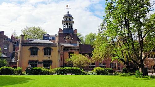 옥스퍼드대에서 가장 규모가 큰 크라이스트처치 칼리지 전경.