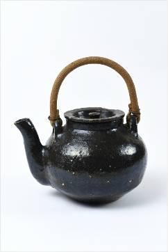 초의 선사가 직접 사용하던 흑유黑釉 차주전자 _동아시아차문화연구소 소장