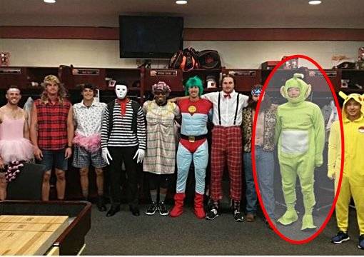 루키 헤이징 데이를 맞아 텔레토비의 캐릭터 뚜비로 변신한 김현수. 루크 코바코 트위터