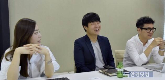 서울 강남구 청담동 파킹클라우드 사무실에서 만난 '아이파킹' 개발·기획 담당자들. 이들은 개화 단계의 주차 O2O 시장에서 아이파킹만의 차별화된 서비스를 늘 고민하고 있다.