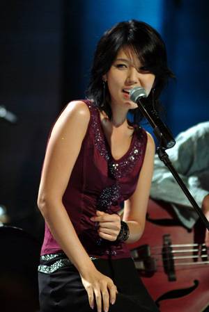 영화] 이은주의 유작 <주홍글씨> 뮤직비디오” style=”width:100%” title=”영화] 이은주의 유작 <주홍글씨> 뮤직비디오”><figcaption>영화] 이은주의 유작 <주홍글씨> 뮤직비디오</figcaption></figure>
<figure><img decoding=