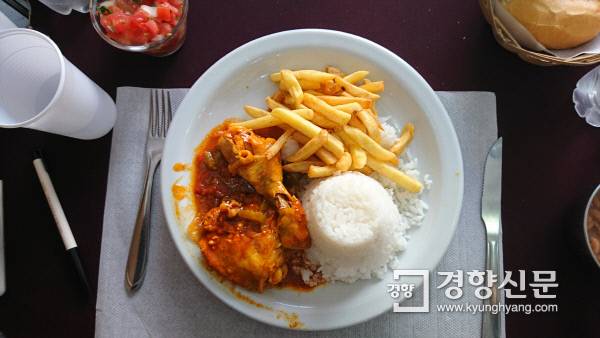 브라질의 대표적인 가정식 ‘프랑구 앙 몰류’