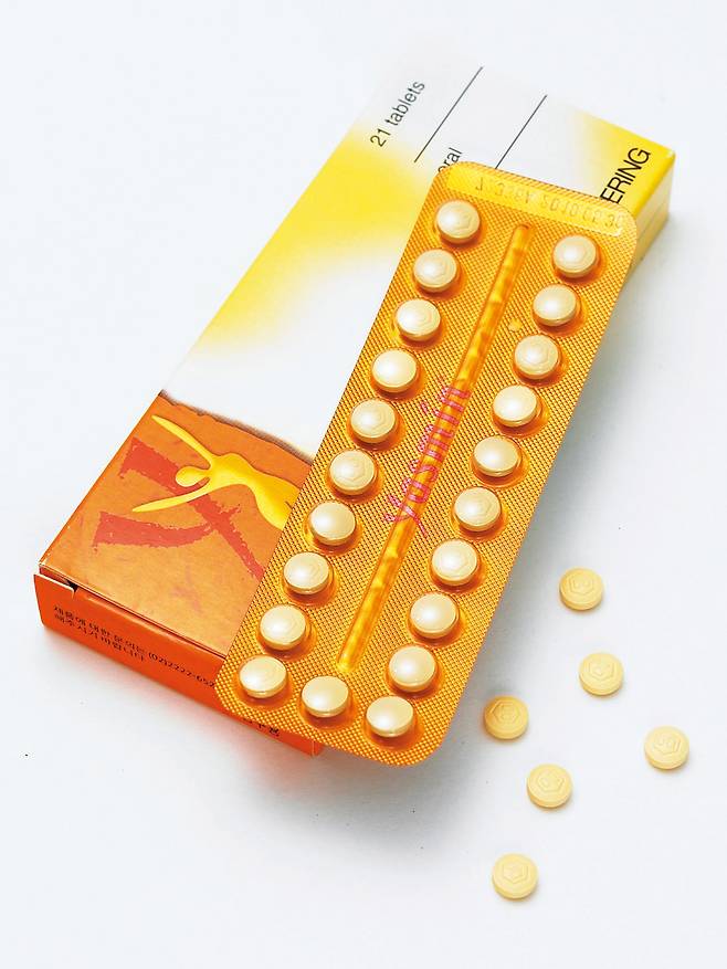 21일간 1일 1정 복용해 생리기간을 조절하는 경구 피임약. [사진=중앙포토]
