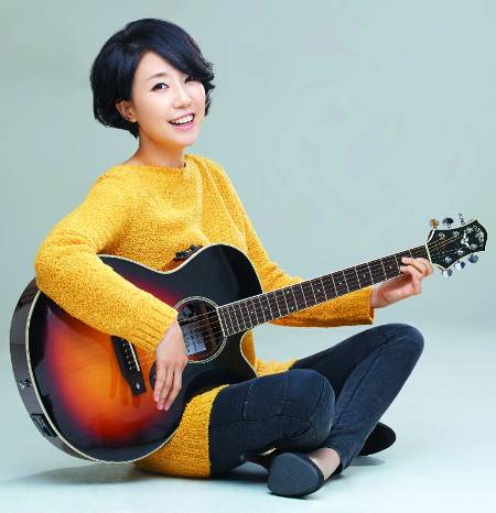 아나운서 김용신. “복음은 긍정입니다. 청취자에게 밝은 에너지가 되게 해달라고 기도합니다.”