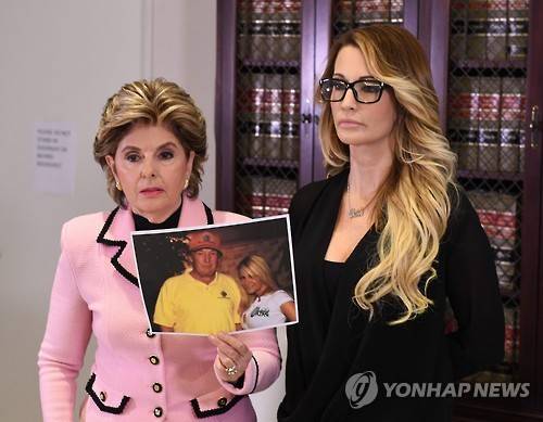 글로리아 알레드와 제시카 드레이크(사진=연합뉴스 제공)