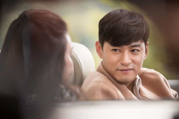 '캐리어를 끄는 여자' 주진모, 이준 / 사진-스튜디오 드래곤