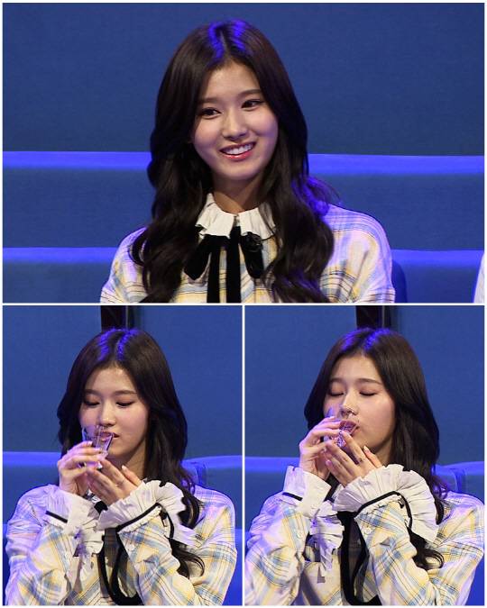 KBS 2TV 새 예능 <트릭 앤 트루>" border=0> </TD></TR><td></td></TR></TABLE></TD></TR></TABLE> 공개된 스틸 속 사나는 양 손으로 컵을 살포시 감싸 안으며 청초한 분위기를 풍겨내 보는 이로 하여금 미소를 자아낸다. 사나는 미녀 연예인들의 전매 특허인 주류 광고 속의 한 장면을 떠오르게 하는 청순함을 시연하고 있는 것. 또한 컵을 지그시 바라보며 신중하게 음미하는 모습이 어떤 상황인지 궁금증을 유발한다. 여기에 작은 얼굴과 매혹적인 입술이 보는 이로 하여금 넋을 놓게 한다.   이는 다름 아닌 사나가 ‘신비의 물’을 맛보며 물의 정체를 밝히는 모습. 스튜디오에서 봉이 김선달이 특별 판매한다는 문제의 ‘물’을 시식할 수 있는 기회가 생기자 전현무는 화들짝 놀라며 “그 물 먹어도 이상이 없나요? 저 오래 살고 싶어요”라며 놀란 토끼 눈을 보였다는 후문. 그러나 사나는 지금 막 광고를 찍고 나온 듯한 감미로운 모습으로 물을 단번에 흡입해 오히려 모두의 감탄을 받았다. 이어 사나는 “물이 딱딱해요”라는 상상 초월의 멘트로 스튜디오를 발칵 뒤집어 놓았다는 후문이다.  이에 사나는 “어렸을 때부터 엄마의 영향을 받아 물의 딱딱함을 구분할 수 있다”고 말해 엉뚱돌임을 연이어 입증하며 특급 활약을 예감케 했다. 과연 신비한 물을 능가하는 신비한 능력(?)을 시연한 사나의 종횡무진 활약이 어디까지 이어질지, 또한 사나가 말한 ‘딱딱한 물’의 정체는 무엇일지 과학일지, 마술일지 오는 화요일 밤 첫 방송될 ‘트릭 앤 트루’에서 공개될 예정이다. ‘트릭 앤 트루’는 오는 25일(화) 11시 10분 첫 방송 예정이다.   /정다훈기자 sestar@sedaily.com