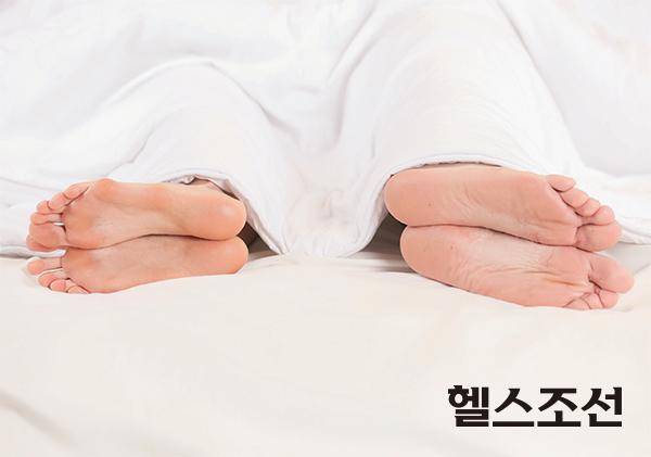 [헬스조선]발기부전은 만족스러운 성생활을 위해 발기가 충분히 되지 않거나 발기가 돼도 유지하지 못하는 상태를 의미한다.