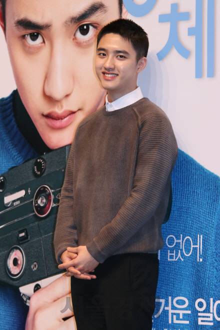 배우 도경수가 웹드라마 ‘긍정이 체질’ 쇼케이스에서 포토타임을 갖고 있다./사진=오훈 기자