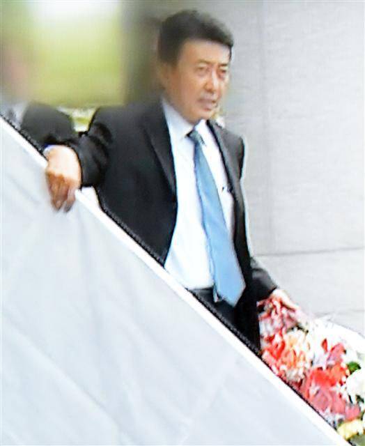 지난 2002년 방북 후 판문점으로 귀국하는 박근혜 당시 미래연합 대표를 마중 나온 정윤회 당시 비서실장. 출처 : YTN화면 캡처