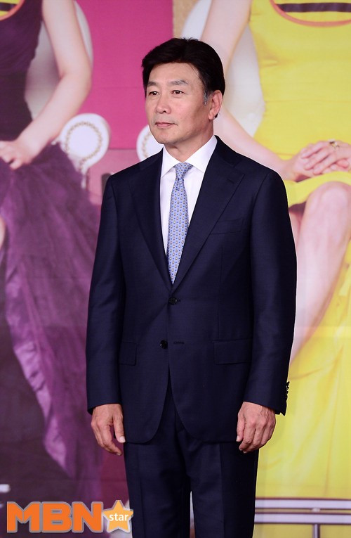 탤런트 길용우가 현대자동차그룹 오너 가문과 사돈지간이 된다. MBC 드라마 ‘딱 너 같은 딸’ 제작발표회 참석모습. 사진(MBC 사옥)=MBN스타 DB