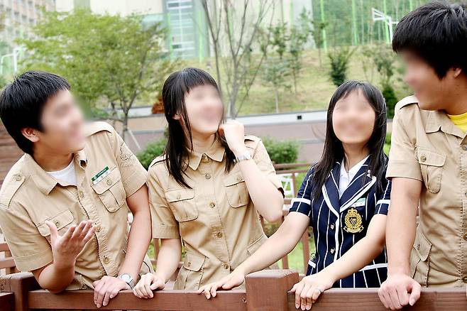 외대부고의 사파리 하복과 웨스턴 하복. [사진=중앙포토]