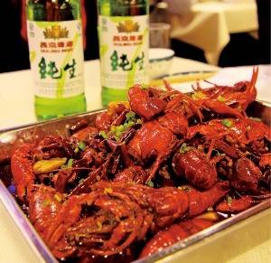 후다의 민물가재 요리 ‘마라룽샤’