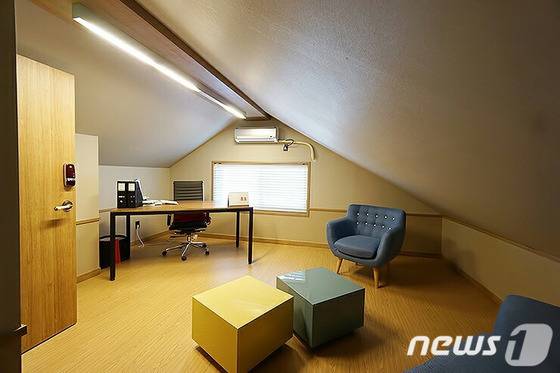 박근혜 정부 비선실세로 지목된 최순실씨가 고위급 인사들과 접촉한 곳으로 알려진 카페 테스타로사의 비밀 아지트@news1