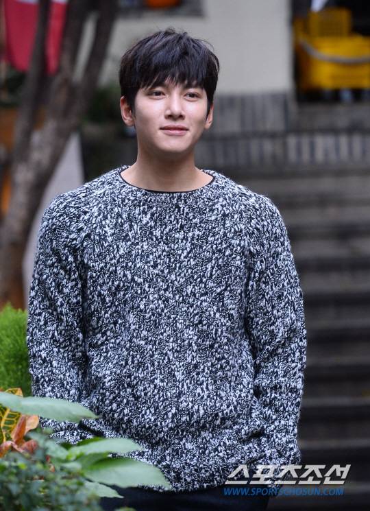 최근 종영한 tvN 드라마 '더 케이투'의 주인공 지창욱이 14일 이태원의 한카페에서 스포츠조선과의 인터뷰에 응하고 있다. 지창욱은 'The K2' (더 케이투)에서 특수 경호원 김제하 역으로 출연해 카리스마 있는 연기를 선보였다. 이태원=최문영 기자 deer@sportschosun.com /2016.11.14/