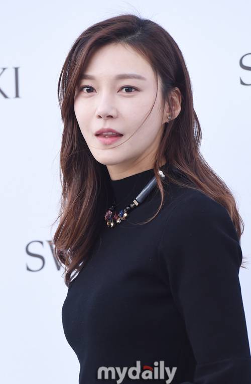 ▲ 차예련 '강추위에 얼음'