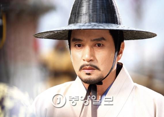 KBS 드라마 <정도전>에서 혁명가 정도전 역을 맡은 조재현. [중앙포토]