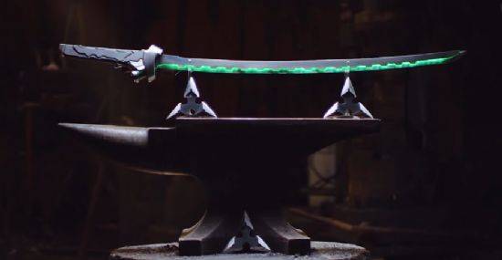 맨앳암즈에서 제작한 오버워치의 용검.